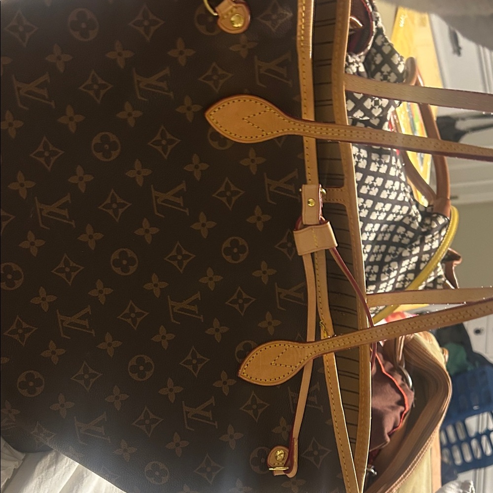 Louis Vuitton Brown Monogram Tote , 2019, MM - Picture 5 of 13